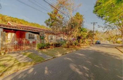 Casa térrea no vale do flamboyant em atibaia com piscina, área gourmet e vista para a pedra grande