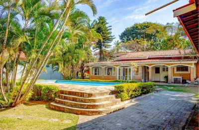 Casa térrea no vale do flamboyant em atibaia com piscina, área gourmet e vista para a pedra grande
