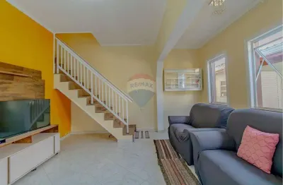 Duas casas pelo preço de uma no Jd Maracanã - próximo ao Centro Comunitário