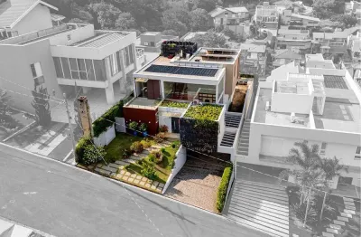 Casa de alto padrão com 4 suítes em condomínio fechado em atibaia