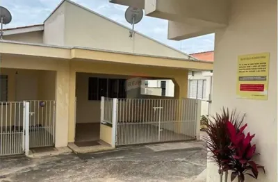 Casa com 2 quartos para alugar no Centro, Atibaia 