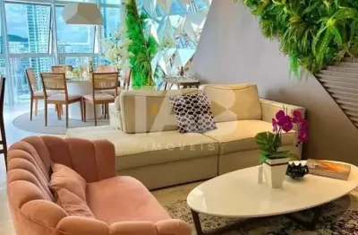 Apartamento com 3 quartos para alugar na Rua 951, 241, Centro, Balneário Camboriú