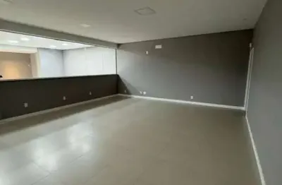 Sala comercial com 200m² para locação | praia brava