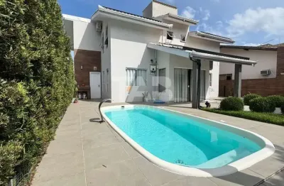 Casa com 2 quartos à venda na Rua Sebastião Fernandes Tourinho, 282, Nova Esperança, Balneário Camboriú