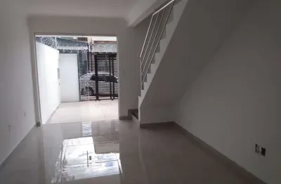 Casa com 2 quartos à venda na Rua Osasco, 88, Piratininga (Venda Nova), Belo Horizonte
