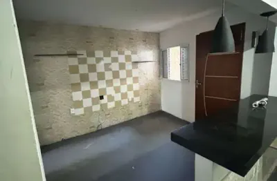 Casa com 2 quartos para alugar na Rua Artur de Sá, 1335, União, Belo Horizonte
