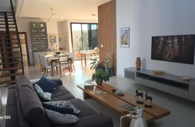 Casa com 4 quartos à venda na Rua Maria Zilda Paiva, 103, Vila Paiva, Varginha