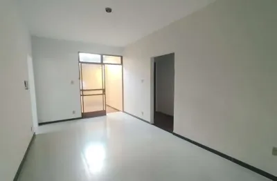 Casa com 4 quartos para alugar na Rua Monlevade, 245, Cachoeirinha, Belo Horizonte