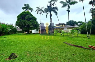 Terreno à venda na Enseada, Ubatuba 
