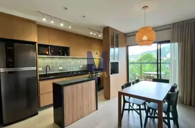 Apartamento mobiliado com vista para a mata à venda na praia das toninhas.