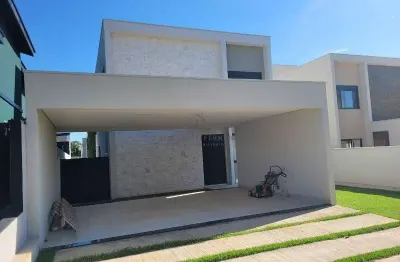 Bela casa em condomínio no vale das laranjeiras, indaiatuba-sp..