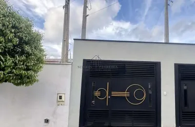 Casa à venda em Indaiatuba-SP, no Jardim Residencial Veneza: 3 quartos, 1 suíte, 2 salas, 2 banheiros, 2 vagas, 94m².