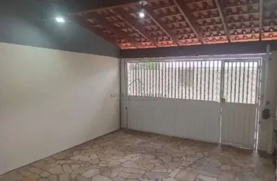 Casa à venda na Vila Avaí, Indaiatuba-SP: 2 quartos, 2 salas, 2 banheiros e 2 vagas de garagem!