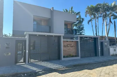 Sobrado de alto padrão pronto para morar, á 700 metros da praia.
