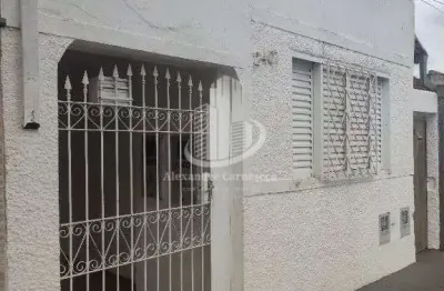 Casa com 1 quarto para alugar no Centro, Araraquara  por R$ 980