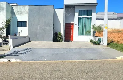 Casa linda com móveis planejados no condomínio horto florestal 3