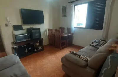 Ótimo apartamento 1 dormitório, 50 metros da av da praia em santos