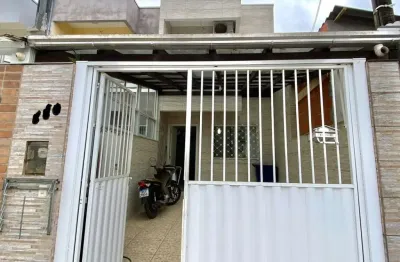 Casa com 2 quartos à venda na Rua Bucareste, 356, Santa Regina, Camboriú