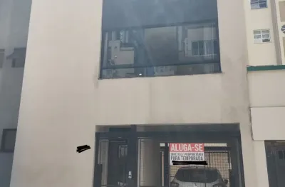 Casa com 3 quartos à venda na Rua 1910, Centro, Balneário Camboriú