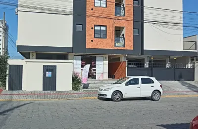 Apartamento ótima localização e semi-mobiliado em camboriú