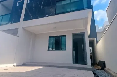 Sobrado novo, pronto para morar.  03 suítes, 02 vagas de garagem.