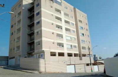 Linda cobertura em camboriu com 2 quartos sendo 1 suite e duas vagas de garagem e uma otima localizaçao a 4 km de balneario