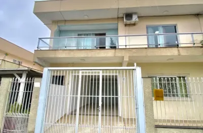 Apartamento com 3 Dormitório sendo 1 suíte   Banheiro social    Sala ampla   Cozinha