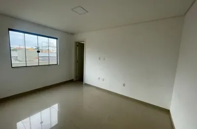 Apartamento em camboriú muito  bem localizado há apenas 8 minutos do centro de camboriú com 3 quartos 1 suíte e 2 banheiros