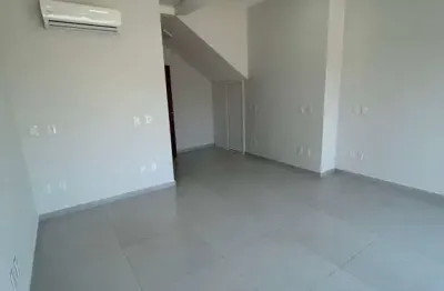 Sala comercial para alugar na Avenida Emanoel Pinto, Centro, Balneário Piçarras