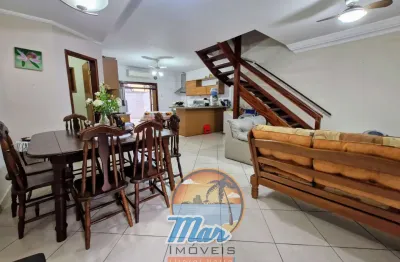 Linda casa em condomínio com 3 quartos, sendo 1 suíte, + mezanino, apenas uma quadra da praia no bairro maitinga em bertioga sp