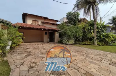 Oportunidade! casa em condomínio com 4 quartos (2 suítes)uma quadra da praia em bertioga sp