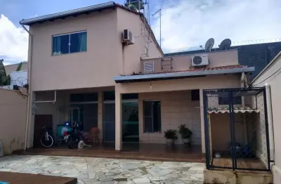 Casa para venda em uberlândia, daniel fonseca, 3 dormitórios, 1 suíte, 3 banheiros, 6 vagas