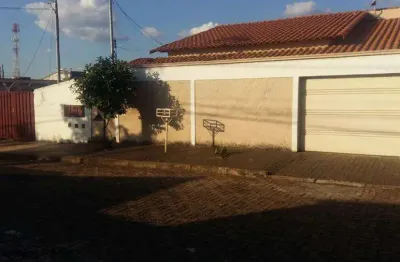 Casa para venda em uberlândia, tubalina, 3 dormitórios, 2 suítes, 3 banheiros, 4 vagas