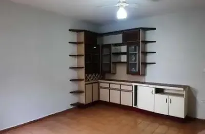 Casa para venda em uberlândia, brasil, 4 dormitórios, 1 suíte, 3 banheiros, 3 vagas