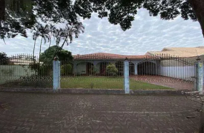 Casa com 4 quartos à venda na Rua Carlos Chagas, 85, Zona 05, Maringá
