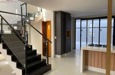 Casa de alto padrão em condomínio no jardim park real, indaiatuba-sp: 3 quartos, 1 suíte, 3 banheiros, 148,50 m² de área.
