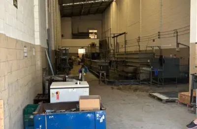Galpão comercial de alto padrão para locação em indaiatuba-sp - american park empresarial nr - 1 sala, 2 banheiros, 3 vagas, 445m².