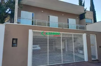 Imperdível oportunidade: casa à venda em jundiaí-sp, no bairro caxambu - 3 quartos, 1 suíte, 2 salas, 3 banheiros, 3 vagas de garagem - 140m².