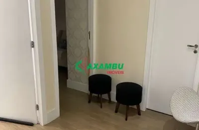 Sala comercial de 25m² com copinha, wc social, com piso laminado e 1 vaga coberta rotativa na melhor localização da vila arens
