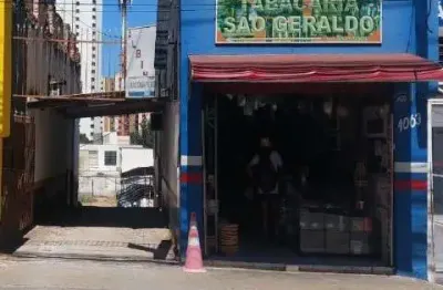 Terreno comercial no centro de jundiaí com pequena construção e estacionamento