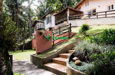 Casa em condomínio alto padrão, com 03 dormitórios, (sendo 03 suites), no bairro do caxambu - jundiaí - sp