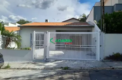 Casa para locação no Parque do Colégio, Jundiaí-SP: 3 quartos, 1 suíte, 2 salas, 2 banheiros, 2 vagas de garagem.