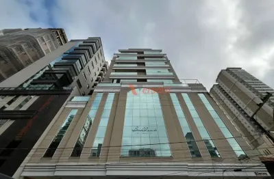 Apartamento mobiliado 02 domitórios sendo 01 suíte, meia praia, itapema - sc