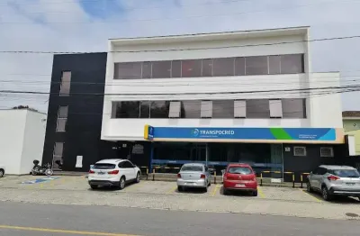 Aluga-se sala comercial com 100 m2 anita garibaldi joinville.