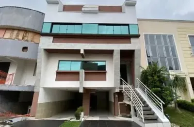 Lindo sobrando para alugar no bairro alto em curitiba!!