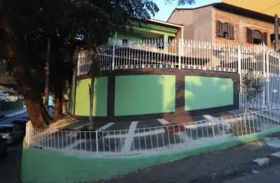 Casa duplex - 120 m² - 03 dormitórios -suite -varanda =churrasqueira -quintal