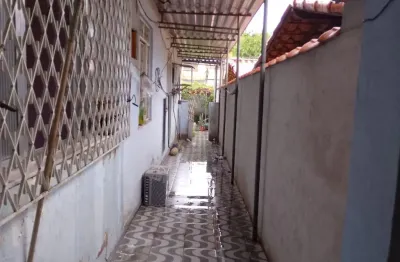 Casa duplex - 200 m² - 04 dormitórios - suite - varanda - quintal - garagem