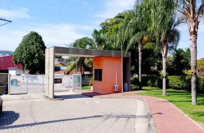 Terrenos em condomínio -  300  a  400  m²  - água - luz - esgoto - lazer
