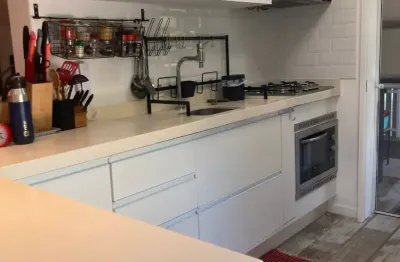 Ótimo sobrado com piscina em condomínio fechado próximo ao shopping garten joinville.