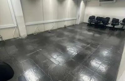 Sala comercial para alugar na Rua Bernardo Mascarenhas, 1.405, Fábrica, Juiz de Fora